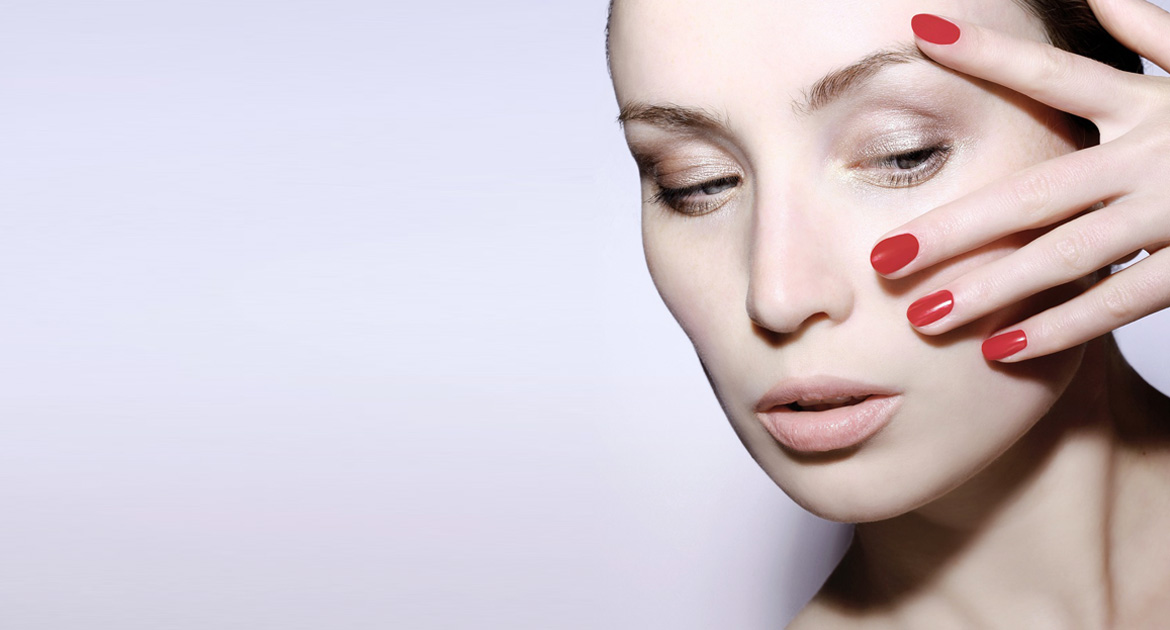 Pasiune, dedicare și abilități de top pentru unghii impecabile.